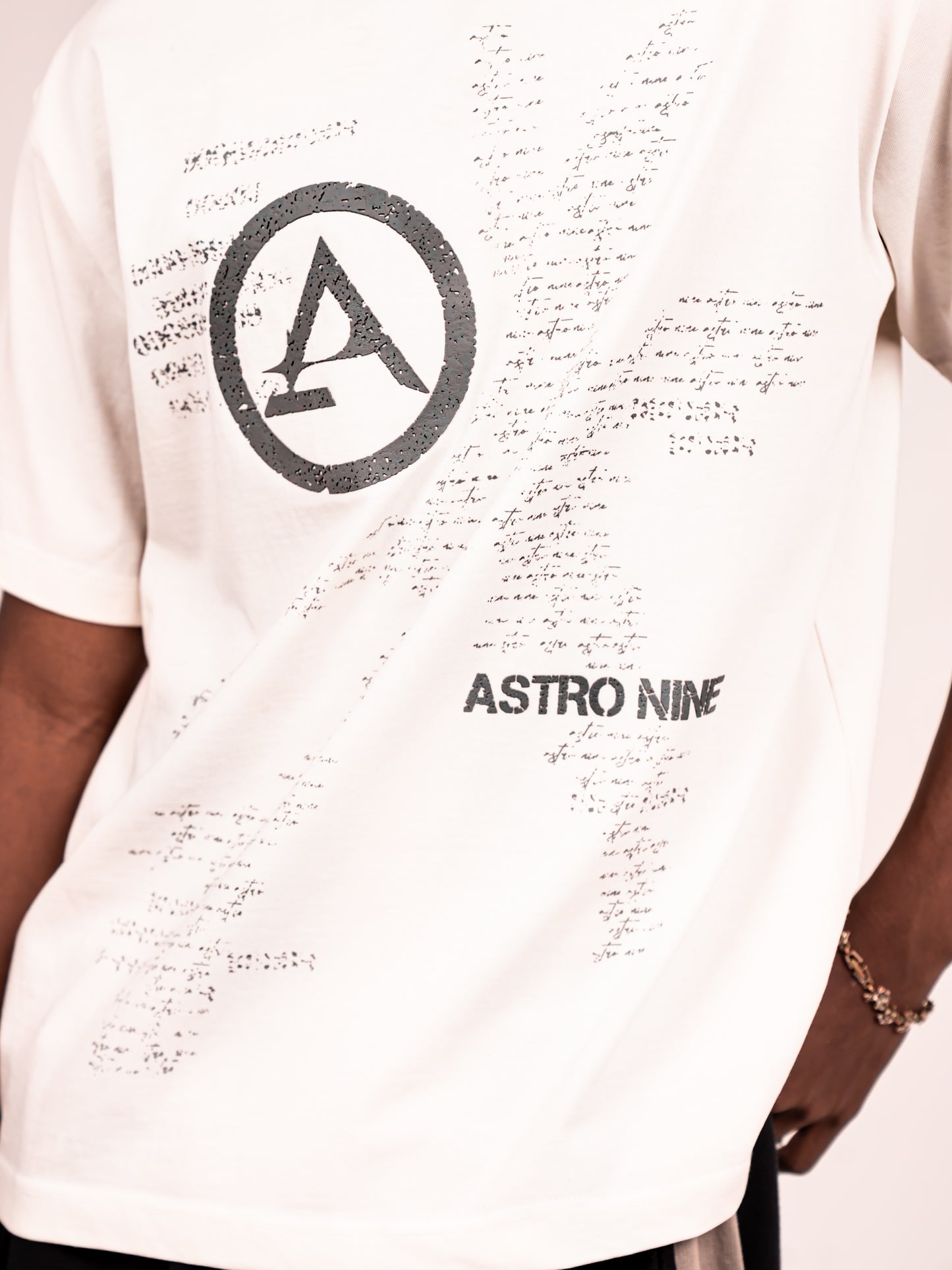 ASTRO9-WHITE STATIC TEE