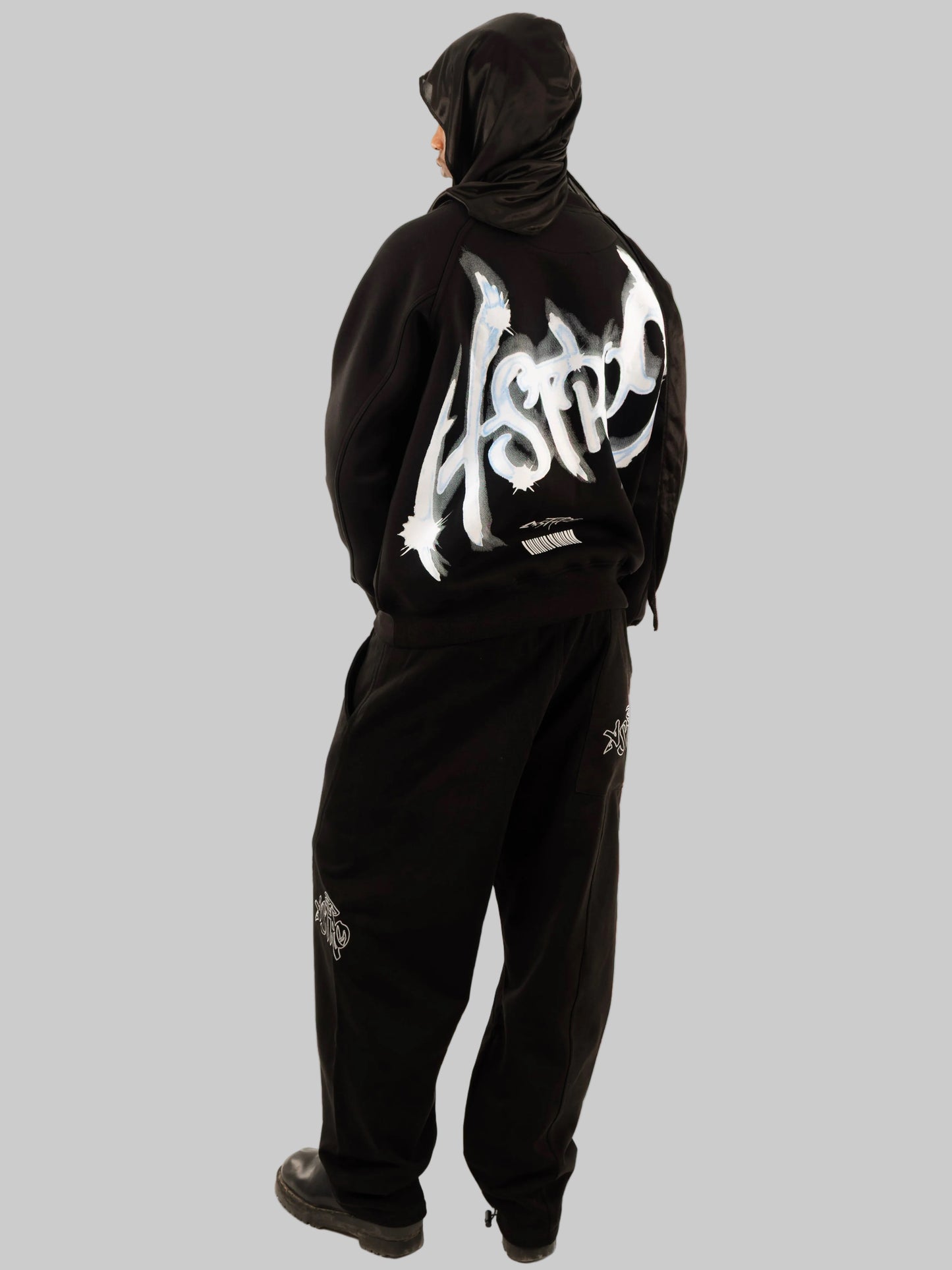 ASTRO9 GRAFFITI CREWNECK