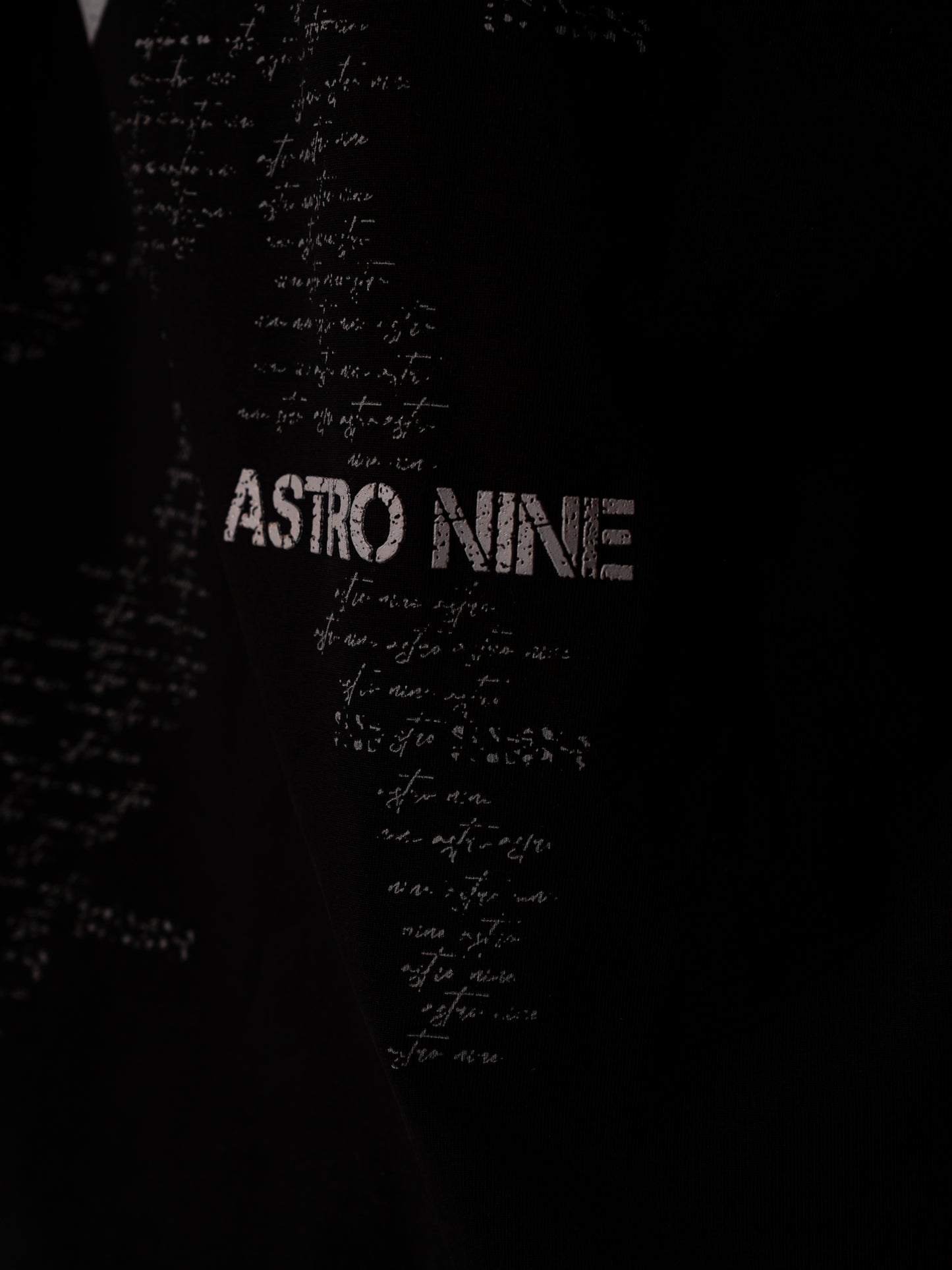 ASTRO9-BLACK STATIC TEE
