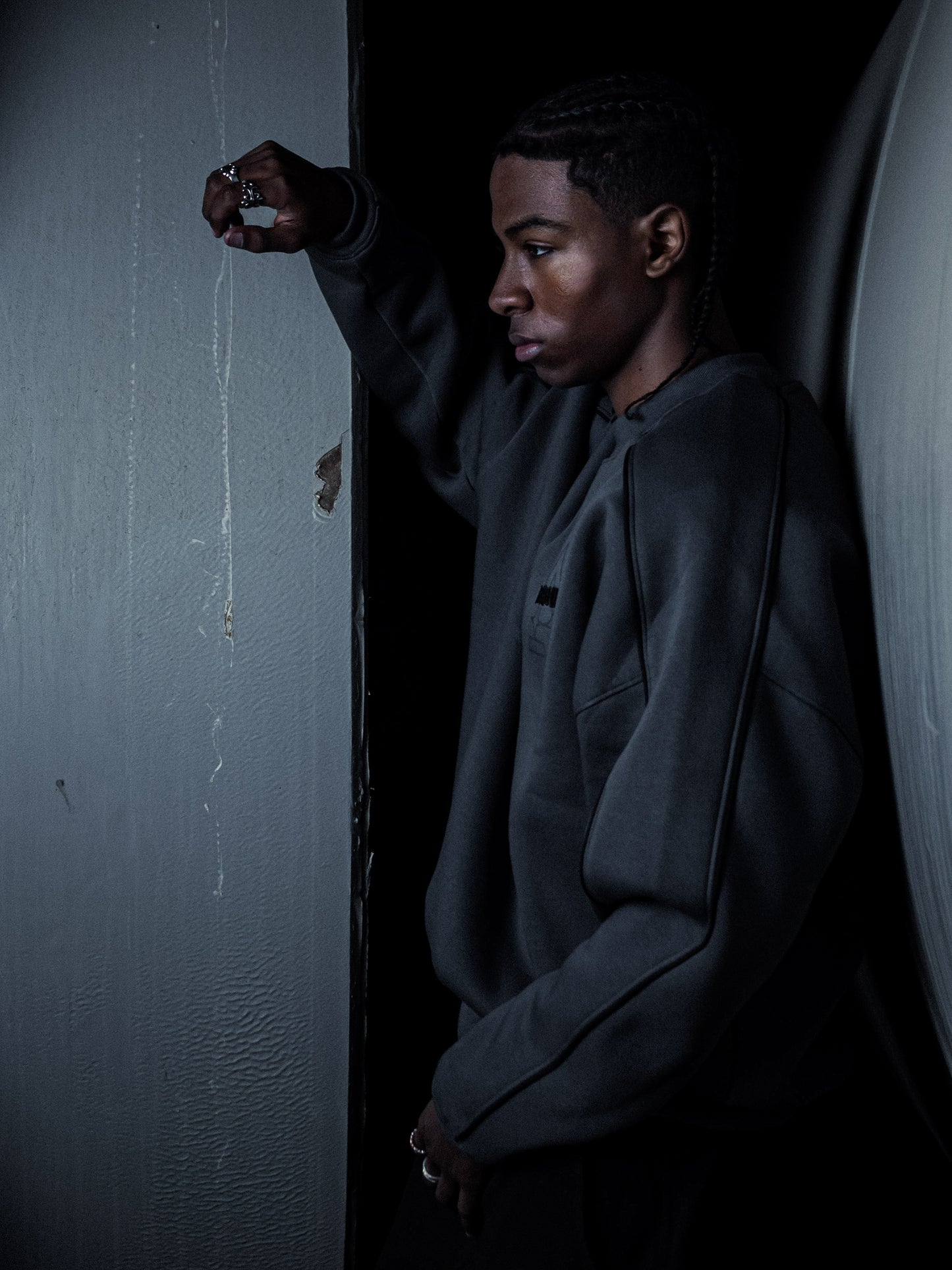 ASTRO NINE GRAY CREWNECK