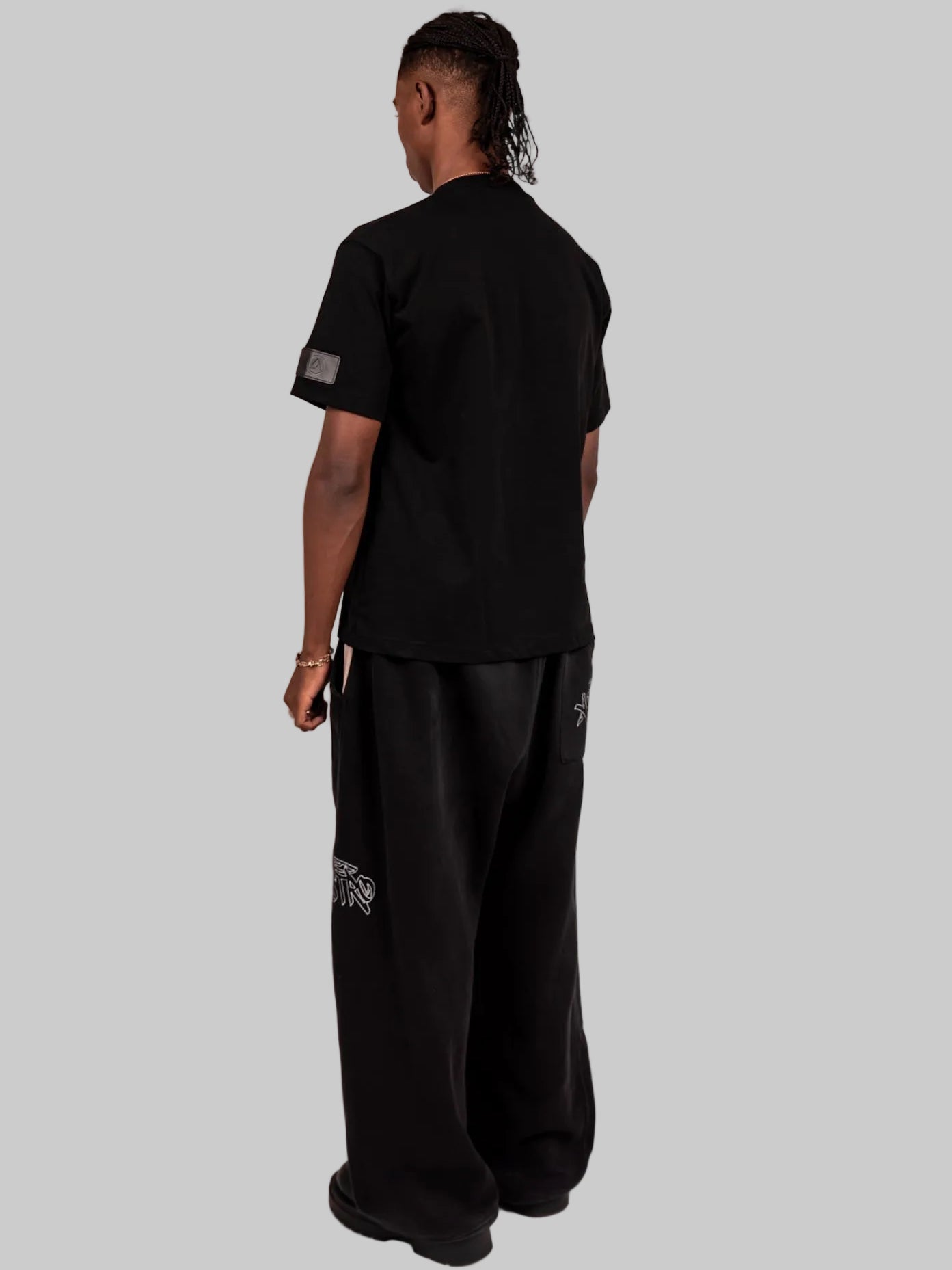 ASTRO9-BLACK STATIC TEE