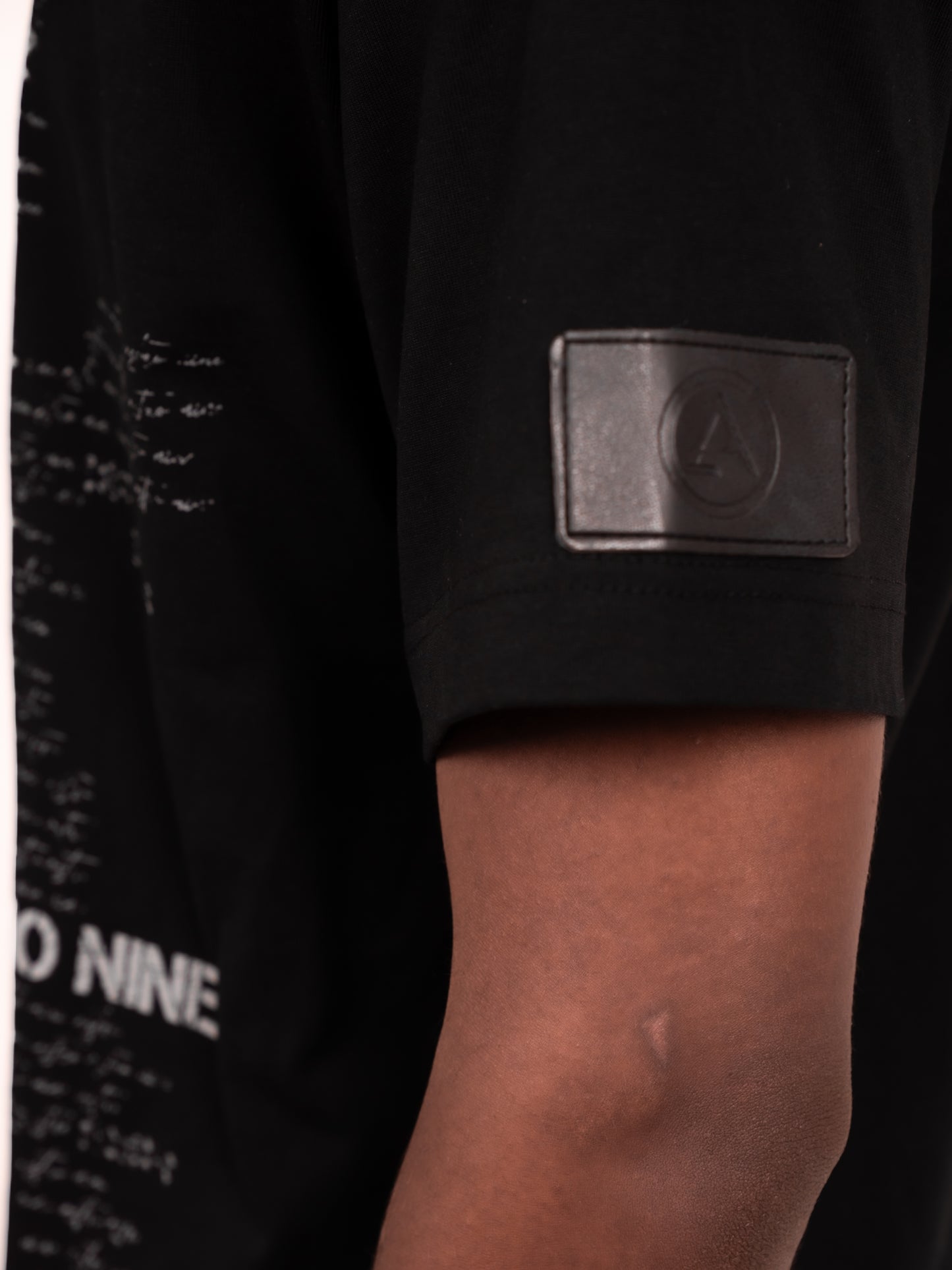 ASTRO9-BLACK STATIC TEE