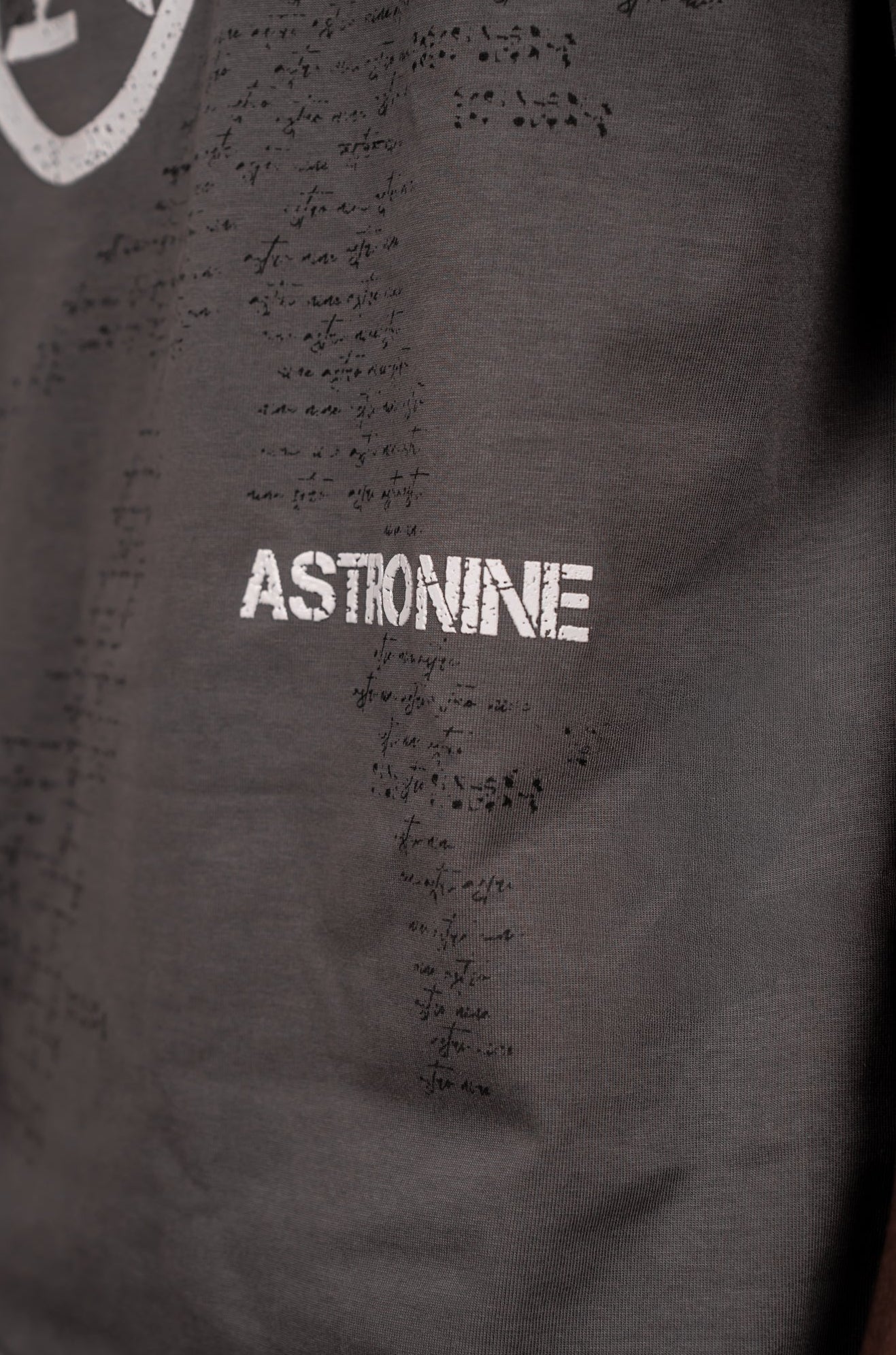 ASTRO9-GRAY STATIC TEE