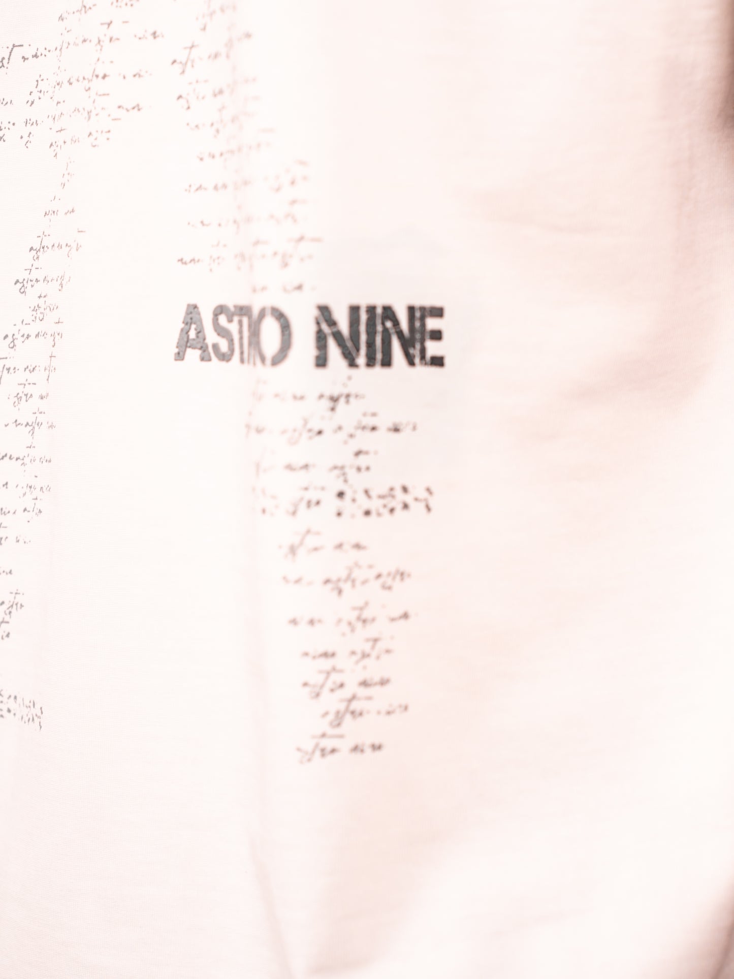 ASTRO9-WHITE STATIC TEE