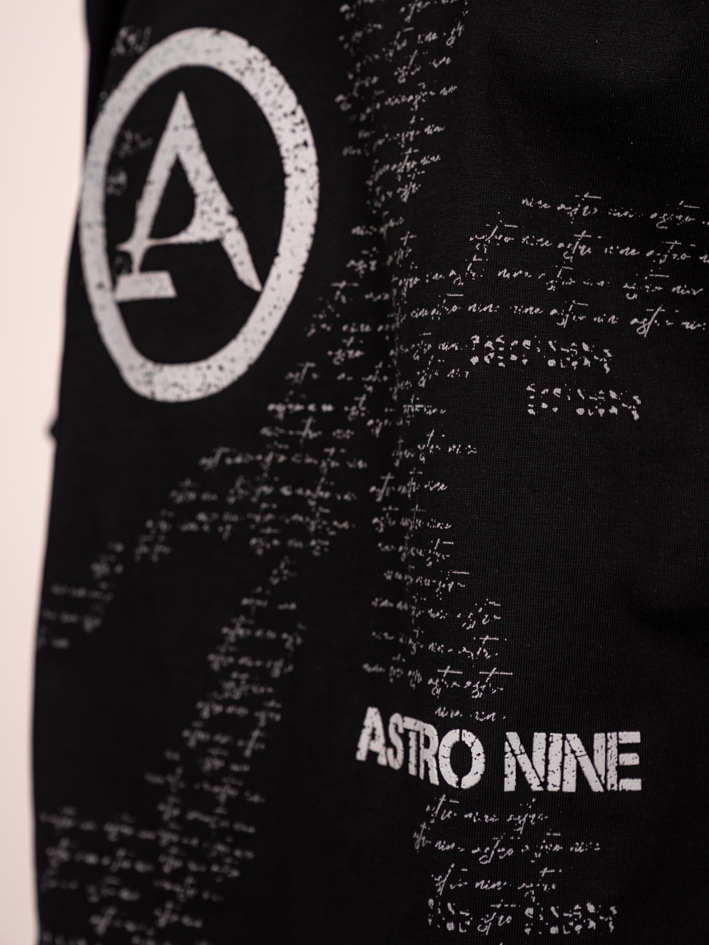 ASTRO9-BLACK STATIC TEE